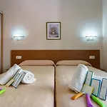 Hostal Costabella Powered By Faro Homes