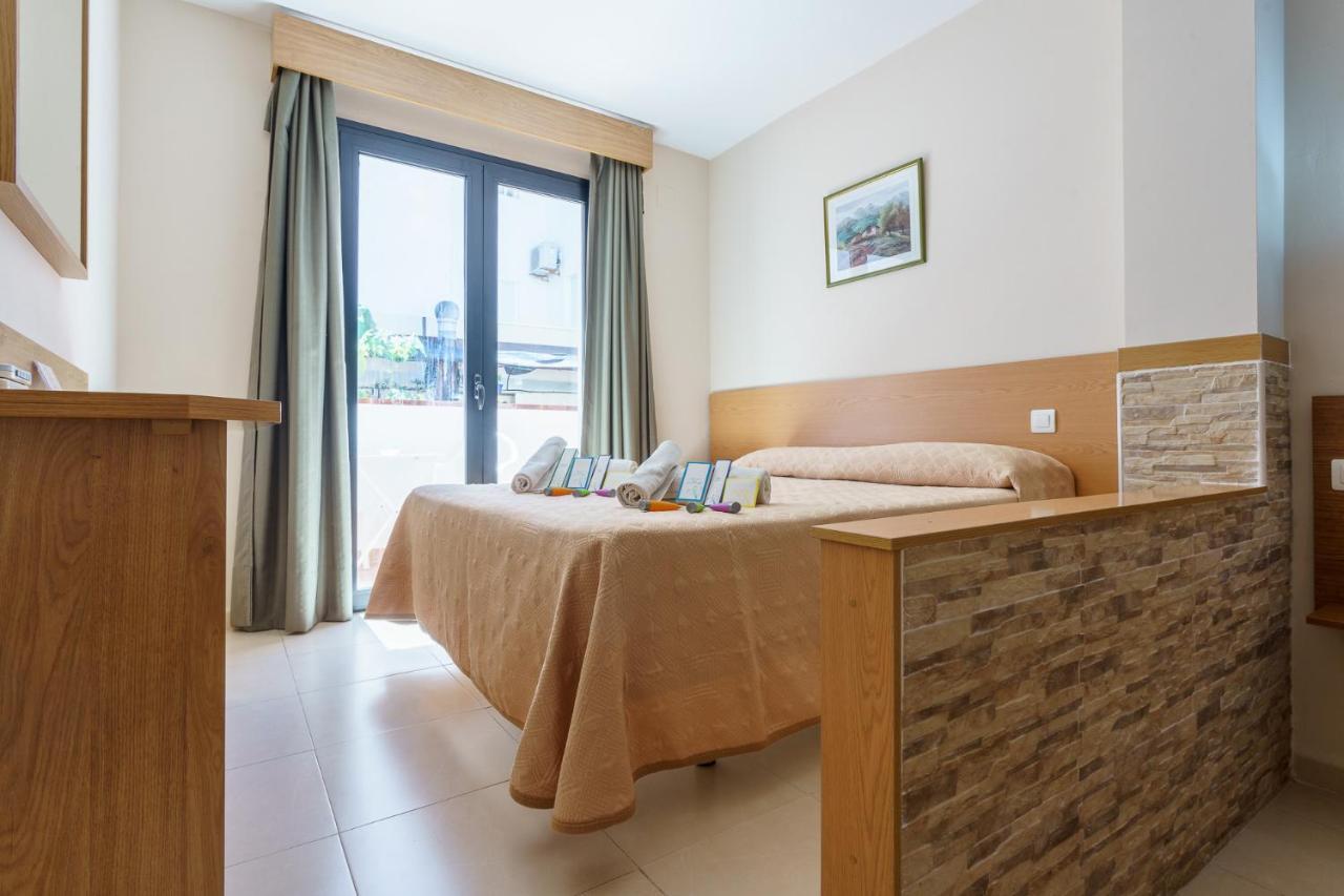 Pensión Costabella Powered By Faro Homes